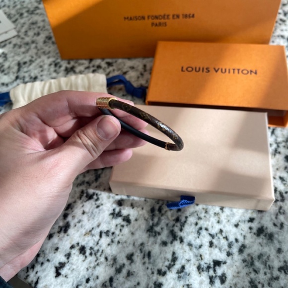 DAILY CONFIDENTIAL BRACELET - Picture 7 of 9